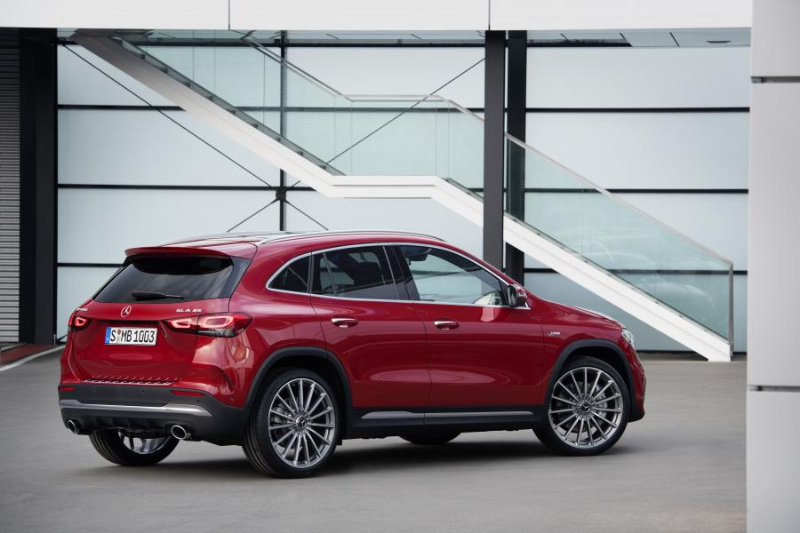  Mercedes-AMG GLA35 4Matic (H247) 2020 года  (WW) (фото 2 из 48)